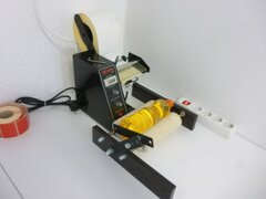 Dispenser etichete autoadezive pret